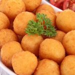 طريقة عمل كرات البطاطس المشوية بالفرن