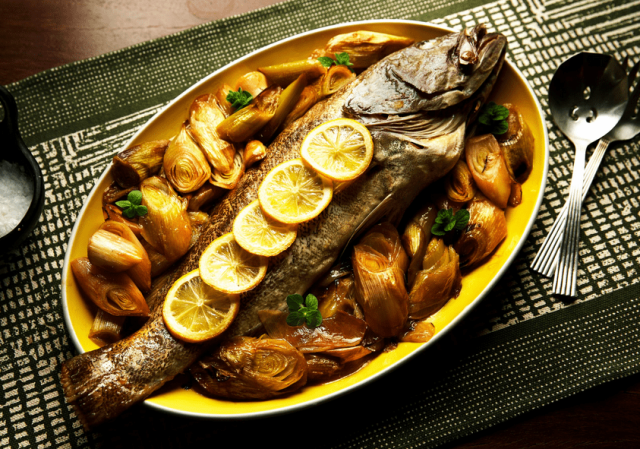 طريقة عمل طاجن الهامور المشوي