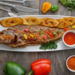 طريقة عمل سمك مشوي بالبهارات الحارة والطحينية