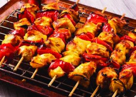 طريقة عمل سلطة الشيش طاووق بالخضار للرجيم