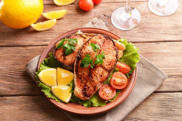 طريقة عمل طاجن السمك مع الخضار للرجيم