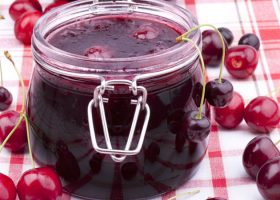 طريقة عمل مربى الكرز الأحمر فى المنزل