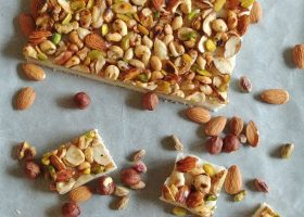 طريقة عمل حلى جوز الهند والمكسرات