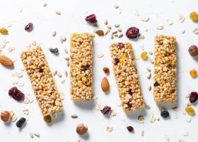 طريقة عمل جرانولا بارز بالفواكة المجففة للدايت