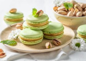 طريقة عمل ماكرون الفستق الحلبي