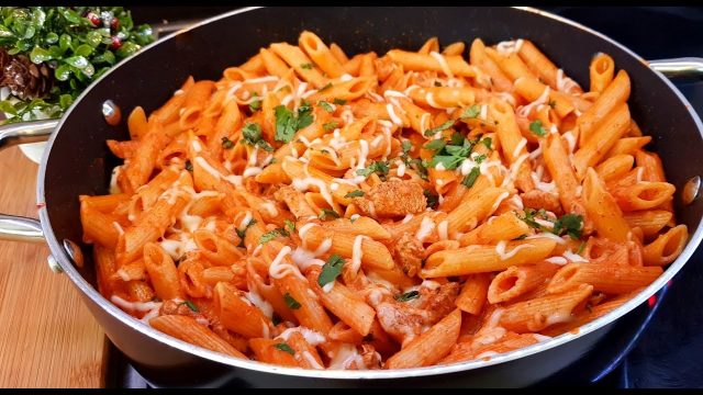 طريقة عمل الباستا بالجبن والصلصة الوردية