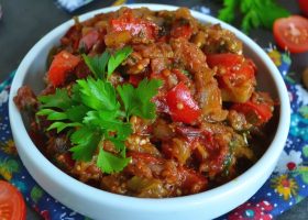 طريقة عمل مطبق الباذنجان والدجاج