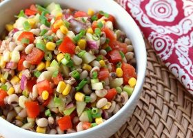 طريقة عمل سلطة اللوبياء والبارميزان