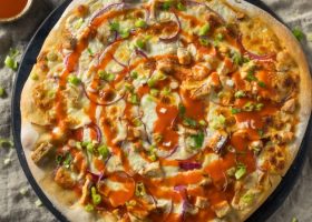 طريقة عمل بيتزا دجاج البافلو