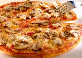 طريقة عمل بيتزا فطر