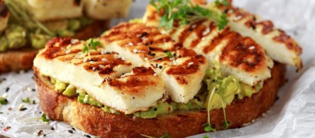 طريقة عمل توست حلوم