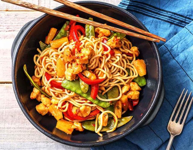 طريقة عمل أندومي دجاج بالكاري