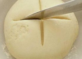 طريقة عمل عجين باللبن