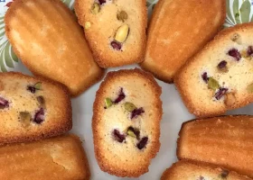 طريقة عمل كيك مادلين بالرمان