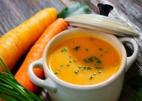 طريقة عمل شوربة البطاطس والجزر