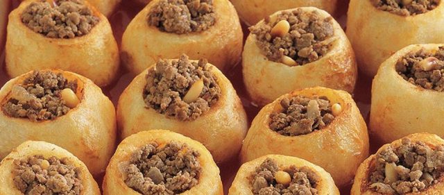 طريقة عمل بطاطس محشية بالفرن