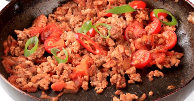 طريقة عمل التونة بالطماطم