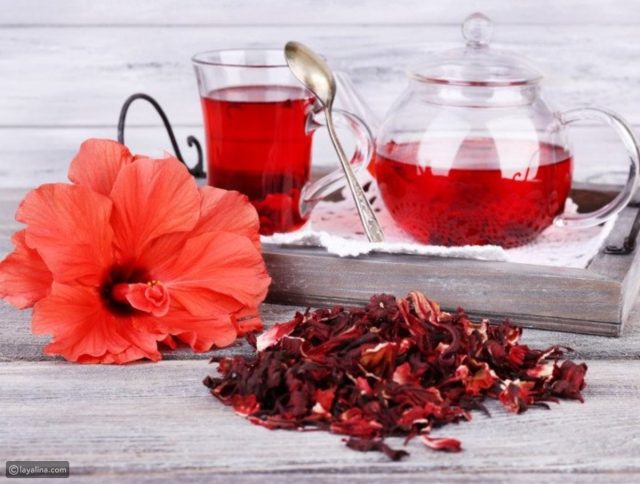 طريقة عمل لاتيه الكركديه بحليب جوز الهند