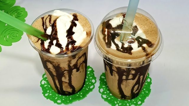 طريقة عمل موكا باردة بالكريمة