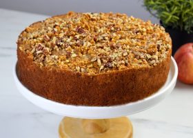 طريقة عمل كيكة التفاح بالزبادي