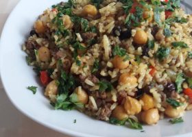 طريقة عمل أرز بالحمص واللحم المفروم