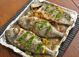 طريقة عمل سمك مشوي عماني