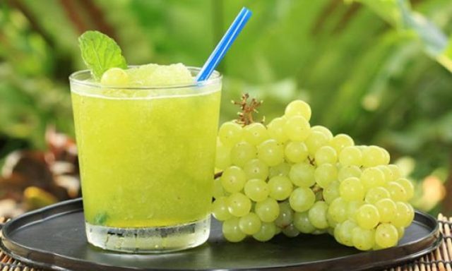 طريقة عمل سموثي العنب البارد