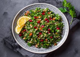 طريقة عمل التبولة على أصولها