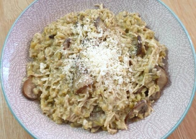 طريقة عمل فريكة روزيتو بالهليون وجبن البارميزان