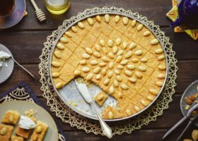 طريقة عمل بسبوسة بالطحينة