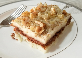 طريقة عمل حلى السميد بالقشطة والبسكويت