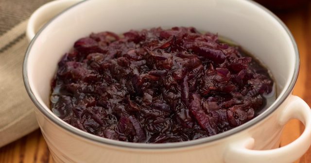 طريقة عمل صلصة البصل المحمص