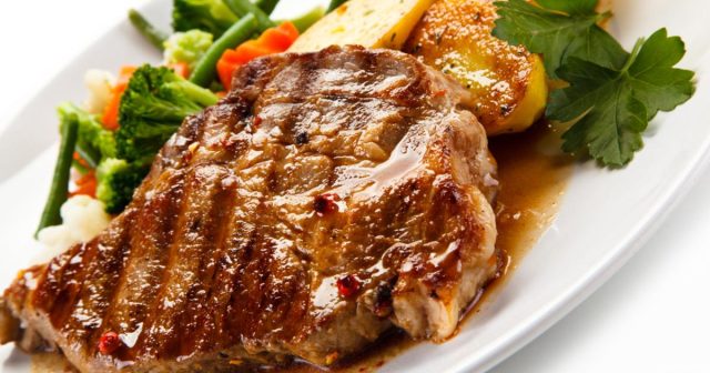 طريقة عمل شرائح فيليه اللحم مع الصلصة الباريسية