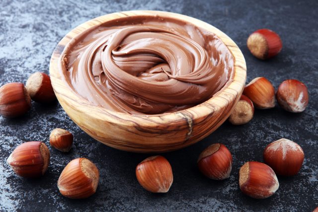 طريقة عمل كريمة البندق والكاكاو