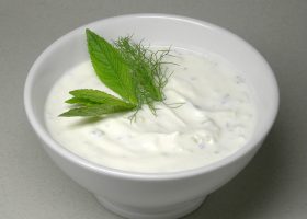 طريقة عمل لبنة قليلة الدسم