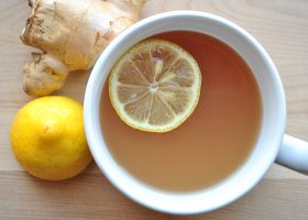 طريقة عمل شاي الزنجبيل والليمون البارد للتنحيف