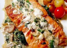 طريقة عمل سلمون محشي بالسبانخ و الجبنة
