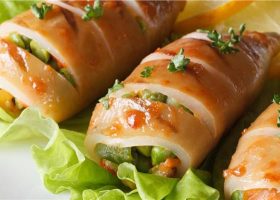 طريقة عمل كاليماري محشي أرز وجمبري