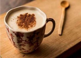 طريقة عمل قهوة بحليب اللوز