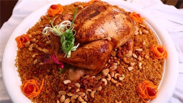 طريقة عمل الديك الرومي المحشي بالفريكة