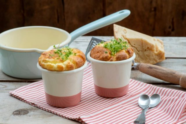 طريقة عمل السوفليه المالح بالشيدروالبارميزان