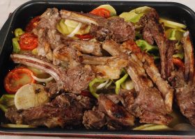 طريقة عمل صينية الريش بالبطاطس والبصل