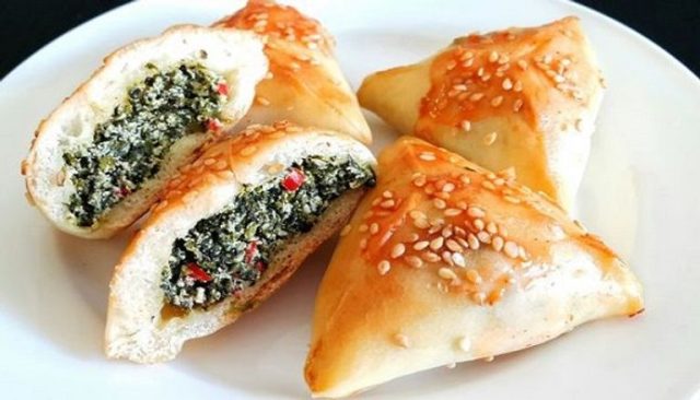 طريقة عمل فطائر السبانخ