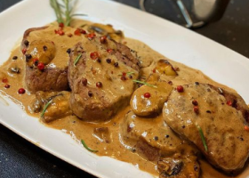 طريقة عمل ستيك لحم بصلصة الفطر