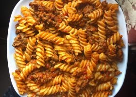 طريقة عمل المكرونة بالفاصوليا واللحم