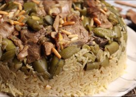 طريقة عمل مقلوبة الفول الأخضر