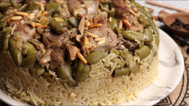 طريقة عمل مقلوبة الفول الأخضر