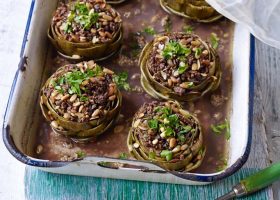 طريقة عمل أرضي شوكي محشى باللحم والجبن بالفرن