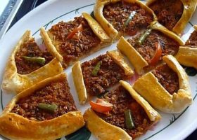 طريقة عمل فطائر اللحم المفروم