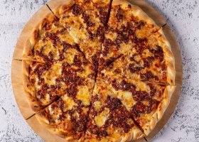 طريقة عمل بيتزا بولونيز